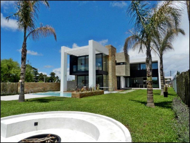 House For Sale Montevideo Ad689478