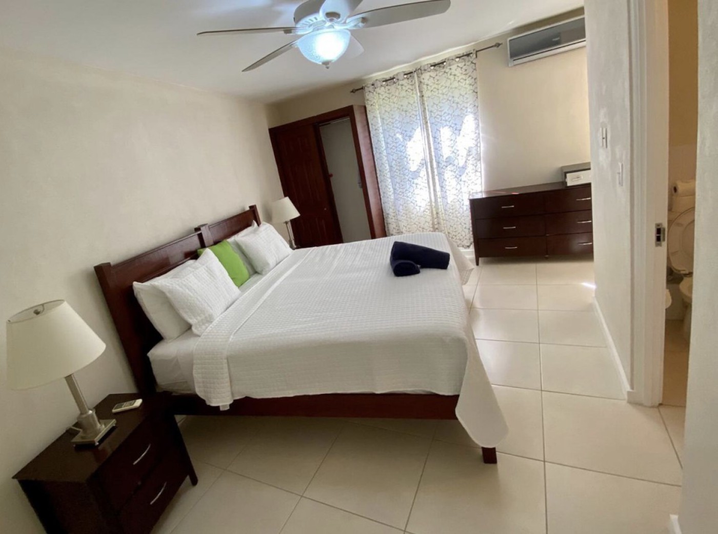 Apartment / Flat Rent Weston Ad939566