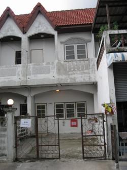 Townhouse for cheap sale Bangkok