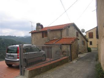 Rustic house with amazing view Massarosa