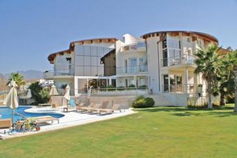 1st line luxury golf villa Marbella