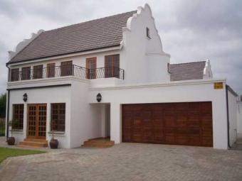 Luxurious Cluster In Bardene Pretoria