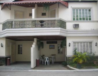 Dionsio Royale-TOWNHOUSES 4 SALE Quezon City