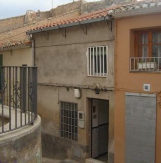 Townhouse with new roof Alicante