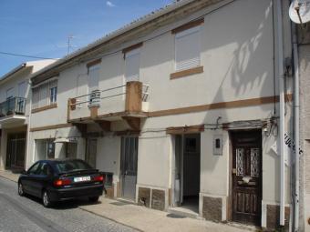 PORTUGAL village house Louri&ccedil;al