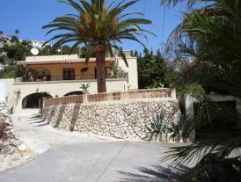 5 bed detached villa by beaches. Calpe