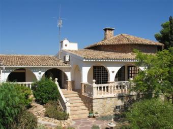 FARM WITH A LOT OF CHARM (ALTEA) Altea