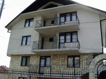 Hotel (family), v. Aheloi Burgas
