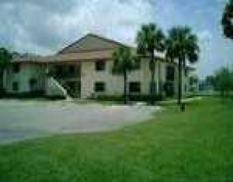 Immaculate condo in Green Acres Lake Worth