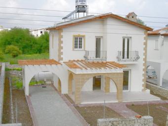 3 bed villa with private pool Alsancak