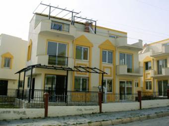 TRIPLEX VILLA FOR 53K Altinkum