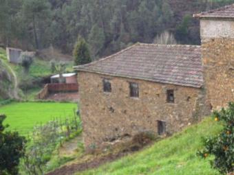 Stone house in Mort&aacute;gua Viseu