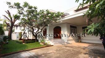 HOUSE FOR RENT IN SATHORN Bangkok