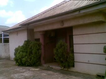 3 bedrm bungalow Genesis Estate Lagos