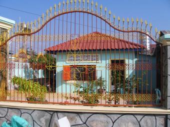 Small house and land for sale Sihanoukville