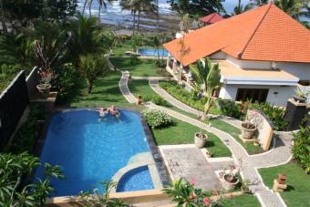 2 Villas Beach Front Full Furnis Bali