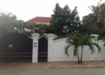 western style villa for rent 400 Phnom Penh