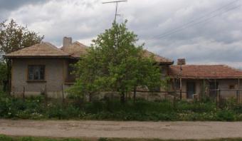 Old house near Kavarna Kavarna