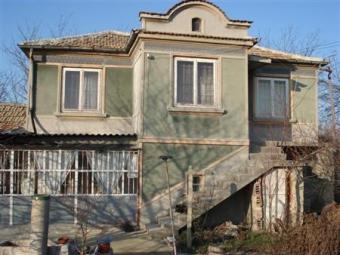HOUSE WITH HUGE YARD Varna