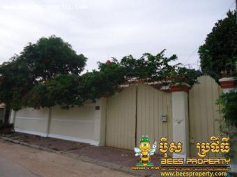 SMALL VILLA FOR RENT LOCATED IN Phnom Penh