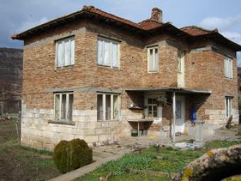 Sound Bulgarian house and view Ruse