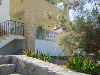 2 BEDROOM GROUNDFLOOR APARTMENT Kyrenia