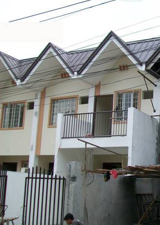 3BRs Twnhse php1.850M accessible Quezon
