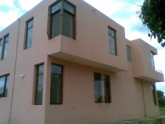VENDO /CASA TIPO4 Maputo