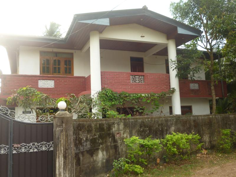 Complete House for sale Kadawata