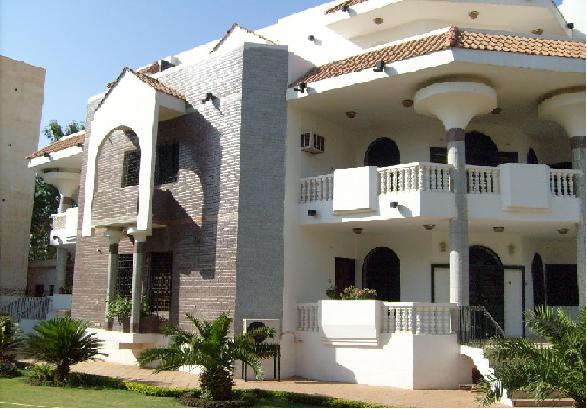 A VILLA FACING THE RIVER NILE Al Manshiya