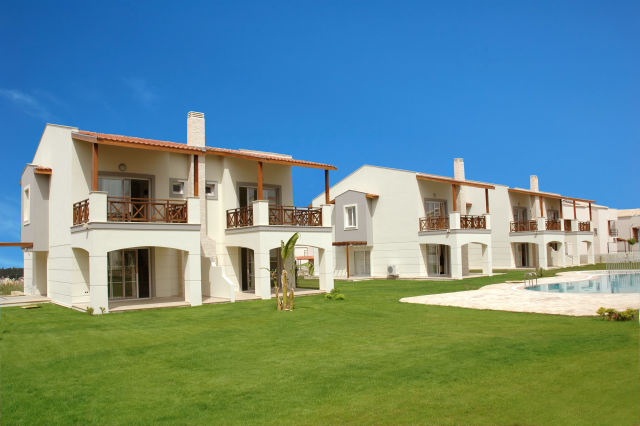 Luxurious Detached Villa Kusadas� Long Beach