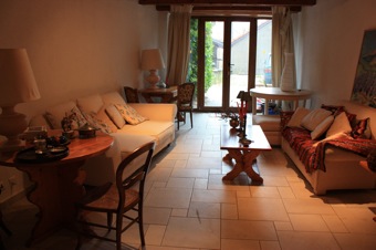 Near Geneva 5 room apartment Mollens