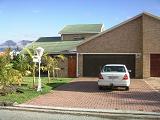 3 Bed room house in Golfing para George