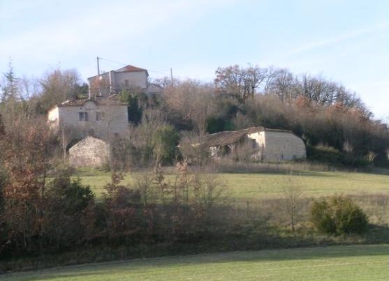 Grange et hangar en pierre &agrave; res Castelnau-montratier