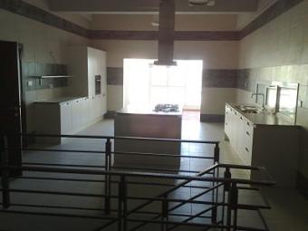 very nice ground floor +pacment Al Manqaf