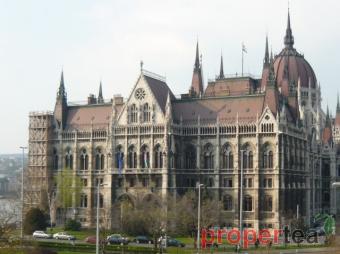 VIEW ON THE PARLIAMENT AND THE D Budapest