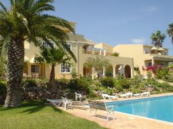 5 Bedroom Villa - Loul� Loul�