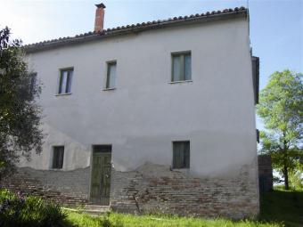 FARMHOUSE IN THE MARCHES- ITALY Castelleone Di Suasa