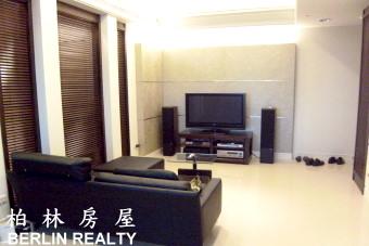 Near 101---2116-1 Taipei