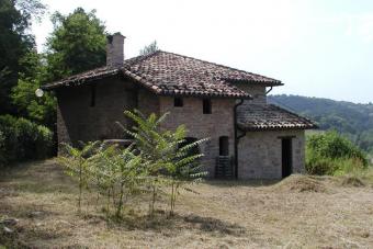 PARTIALLY RESTORED FARMHOUSE Ascoli Piceno