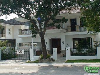 Hillsborough: Mediterranean-Desi Muntinlupa Alabang