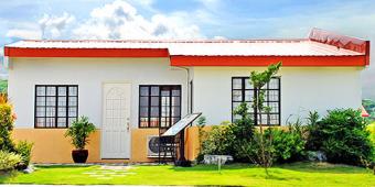 Cedar House Model Carmona