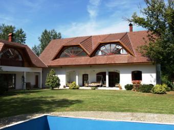 Budapest Equestrian Country Prop Hernad