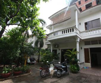 khmer style villa for rent 1000$ Phnom Penh