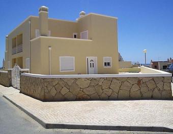 4 BEDROOM HOUSE P�ra Algarve