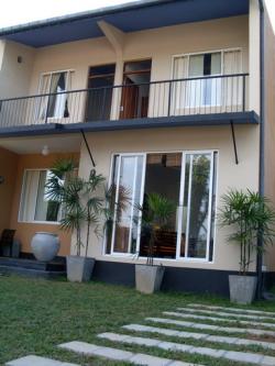 3 BR 2 story European type house Piliyandala