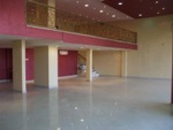Luxury showrooms , four doors Amman