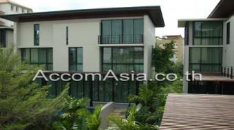 HOUSE WITH PRIVATE POOL Bangkok