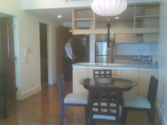 One bedroom Condo Legaspi Park Makati