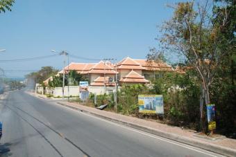 Corner Plot in Pratumnak Soi 5 N Pattaya